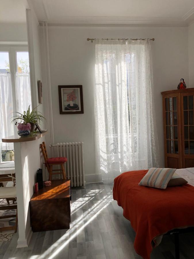 Villa Camelia Studio De Charme A Cote Des Thermes Vichy Exterior photo